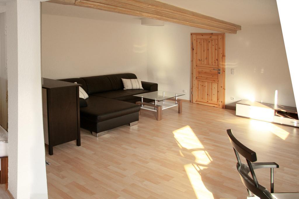 3 Seiten Ferienwohnung Jena Habitación foto