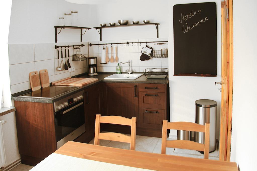 3 Seiten Ferienwohnung Jena Habitación foto